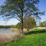 Havel Houseboat Serenity Úszó hotel *