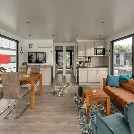 Havel Houseboat Serenity Πλωτό κατάλυμα