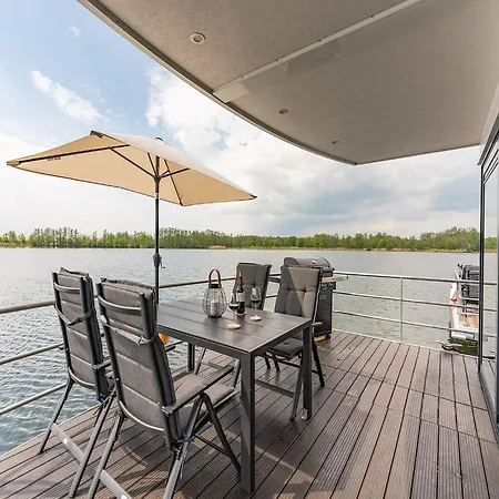 Πλωτό κατάλυμα Havel Houseboat Serenity