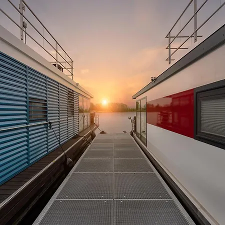 Havel Houseboat Serenity * Zehdenick