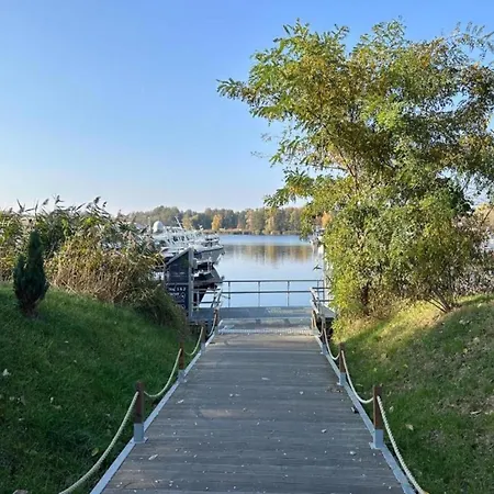 Havel Houseboat Serenity Πλωτό κατάλυμα *