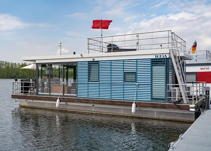 Havel Houseboat Serenity Hotel en barco Zehdenick