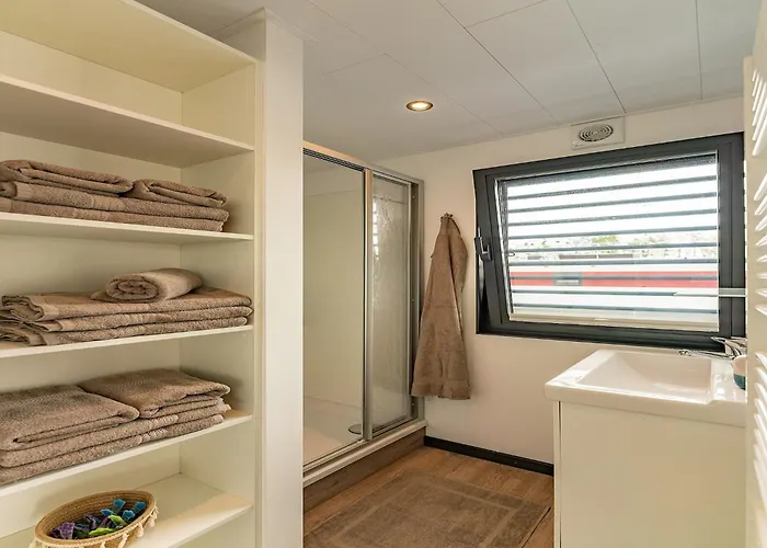 Havel Houseboat Serenity Hotel en barco Zehdenick