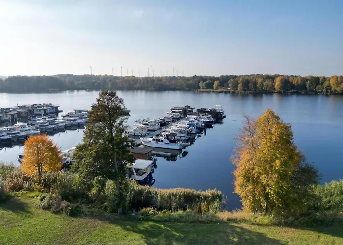 Hotel en barco Havel Houseboat Serenity