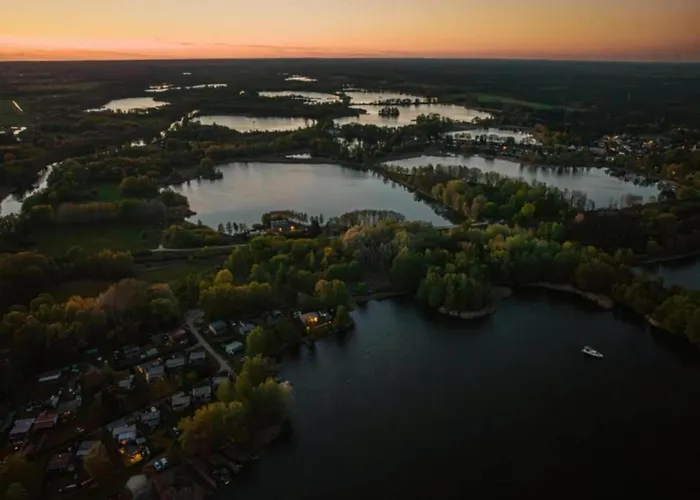 Havel Houseboat Serenity بوتيل